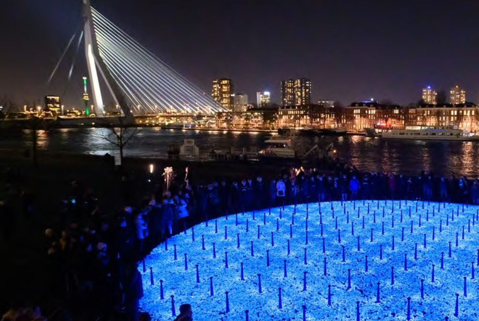 Levenslicht by Studio Roosegaarde, glowing stones by the Erasmus Bridge in Rotterdam